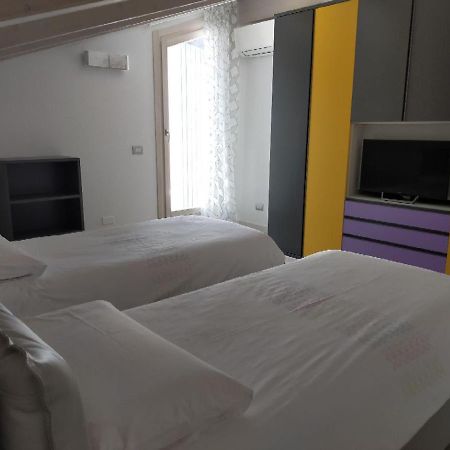 Sweet Dream Deluxe Apartment Сирмионе Экстерьер фото