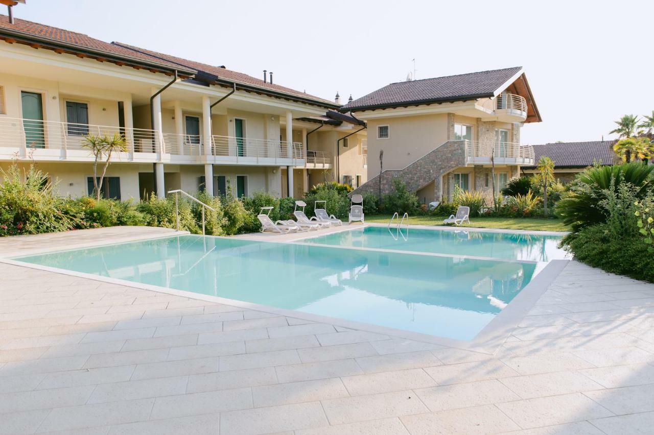 Sweet Dream Deluxe Apartment Сирмионе Экстерьер фото